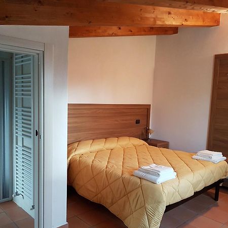 Agriturismo L'Ulivo パドゥーラ エクステリア 写真
