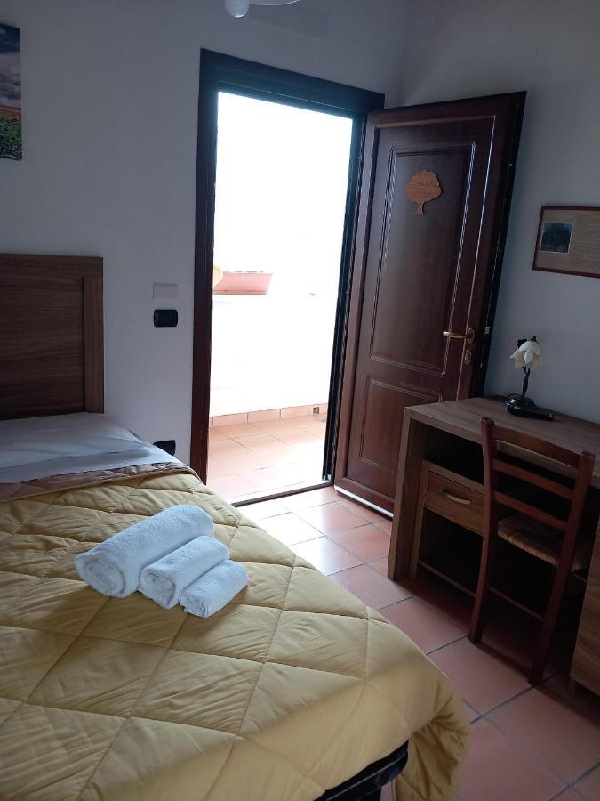 Agriturismo L'Ulivo パドゥーラ エクステリア 写真