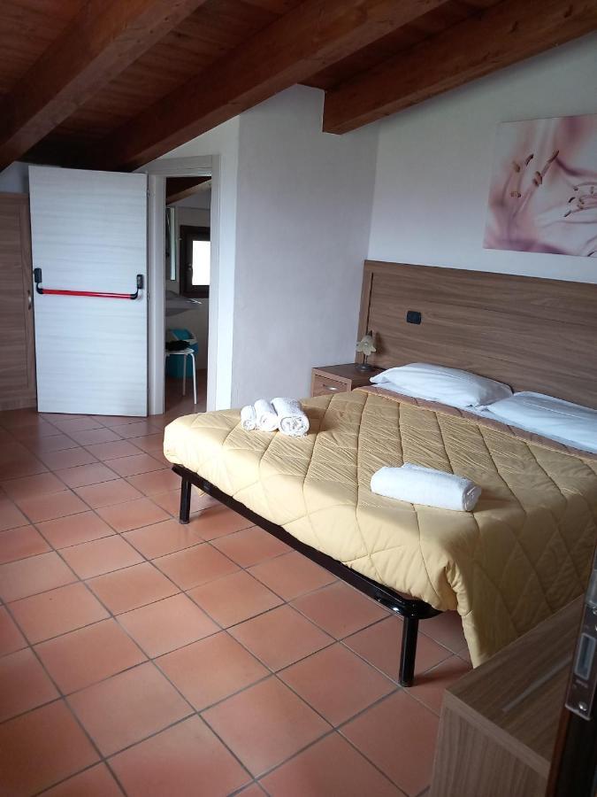 Agriturismo L'Ulivo パドゥーラ エクステリア 写真