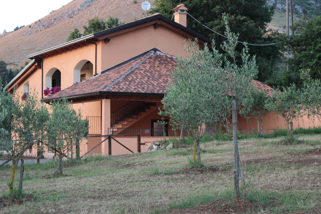 Agriturismo L'Ulivo パドゥーラ エクステリア 写真