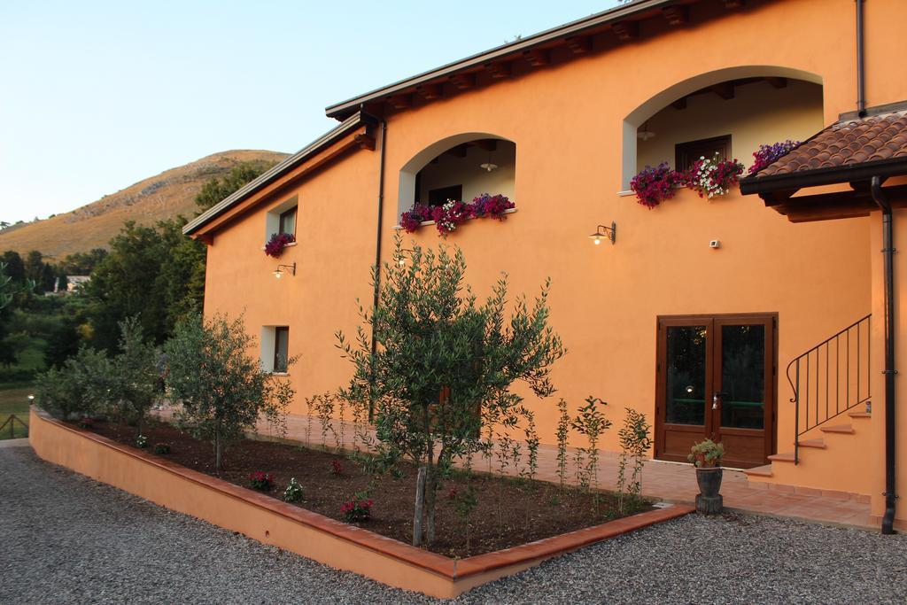 Agriturismo L'Ulivo パドゥーラ エクステリア 写真